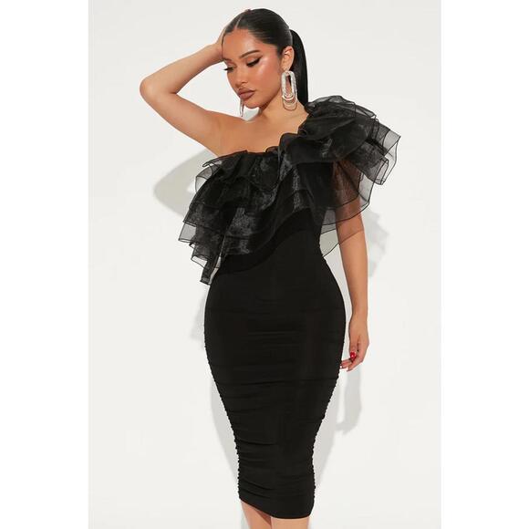Fashion Nova Dresses & Skirts - Fashion Nova One Shoulder Ruffle Midi Dress Black Size 1X Stretchy Ruched Glam